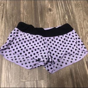 LULU LEMON SIZE 6 SHORTS